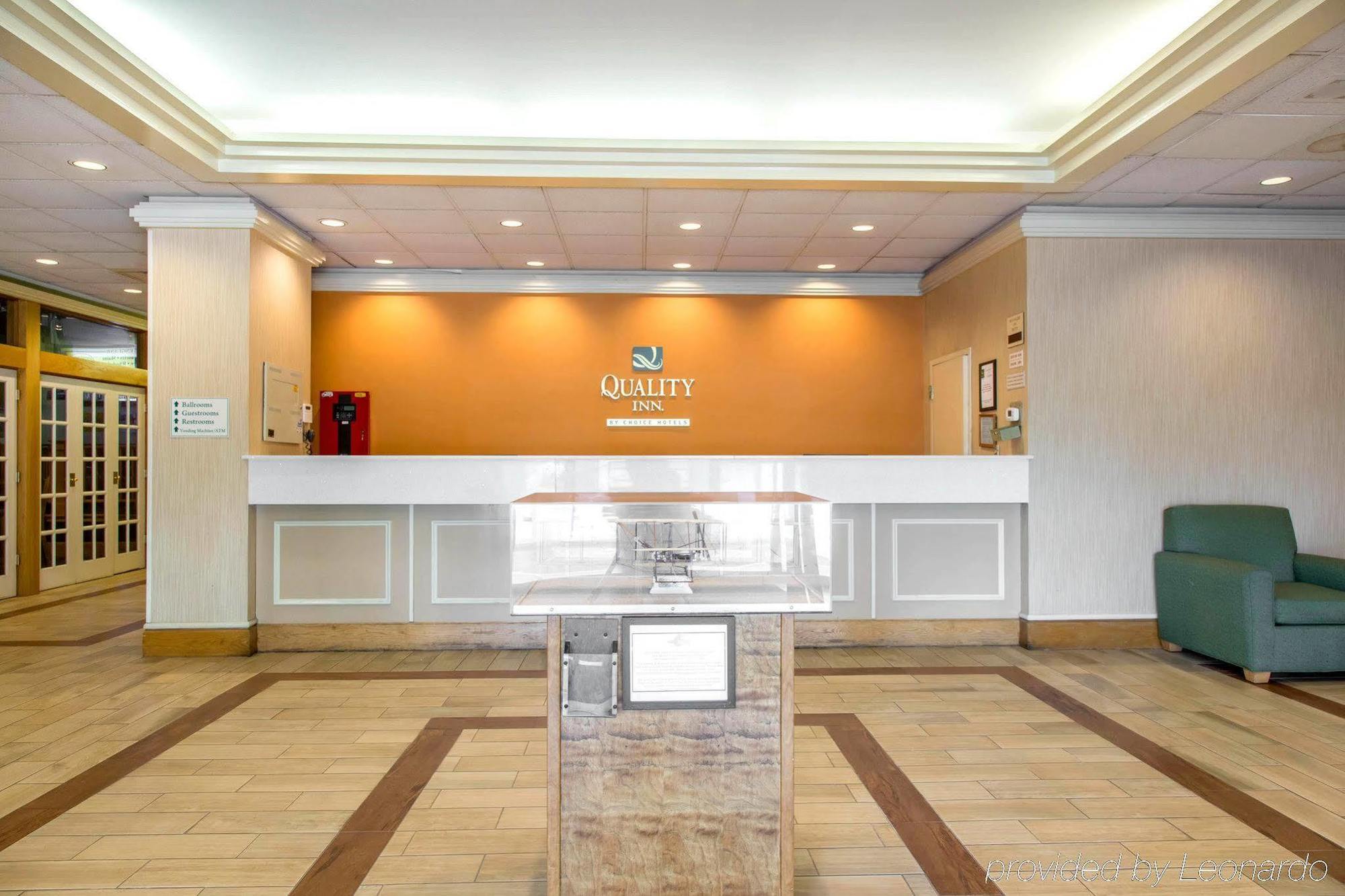 Quality Inn Windsor Locks Buitenkant foto